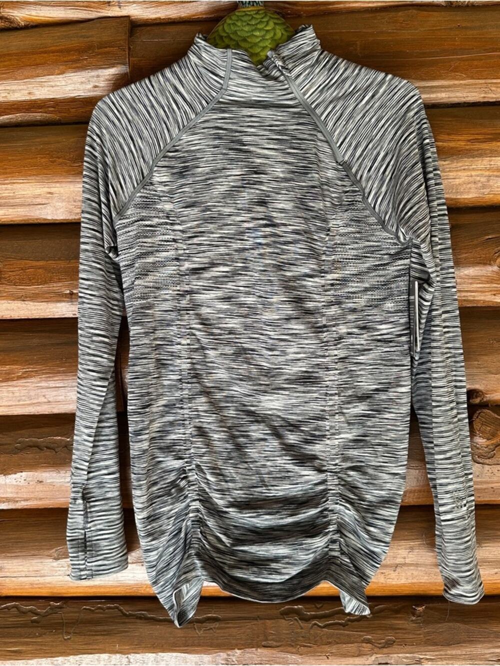 ATHLETA NWT Ruched Back Performance Top